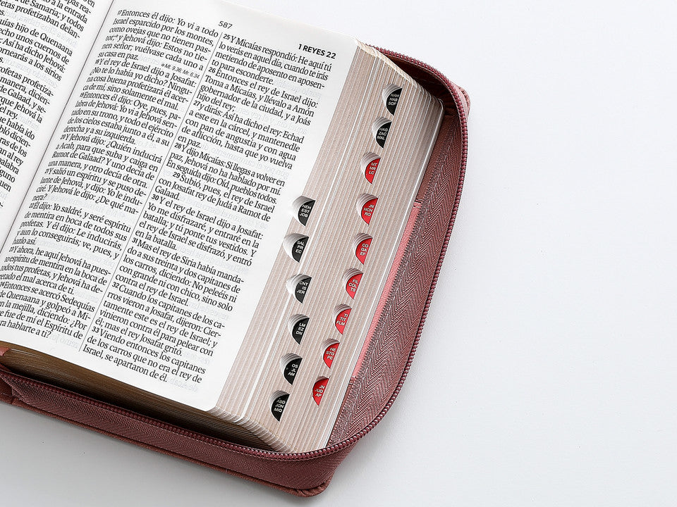 Biblia con Cierre Portátil 12 puntos RV1960, imit piel coral y café con índice