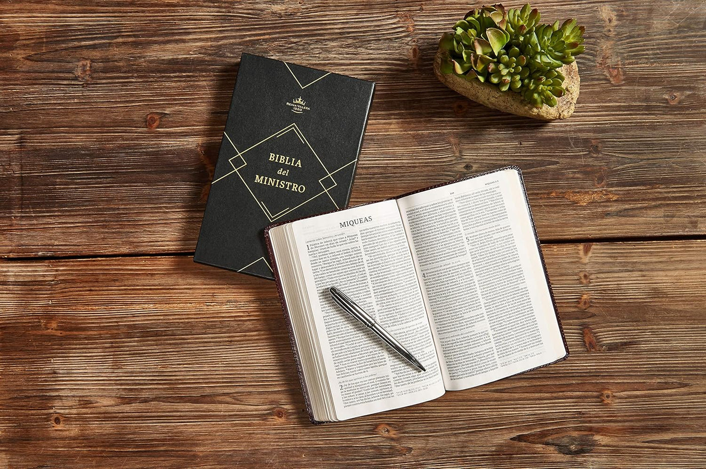 Biblia Del Ministro RVR 1960 | Piel Fabricada Caoba Fino